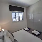 Limnaria - Elegant, Spacious 3bed Apt, Pool Views, Walk To