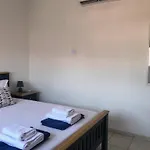 Limnaria - Elegant, Spacious 3bed Apt, Pool Views, Walk To Apartment *
