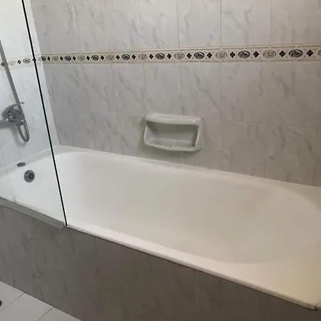 Limnaria - 3br Apt, Pool, Walk To Beach, Sleeps 6 פאפוס