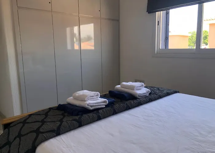 アパート Limnaria - Elegant, Spacious 3bed Apt, Pool Views, Walk To