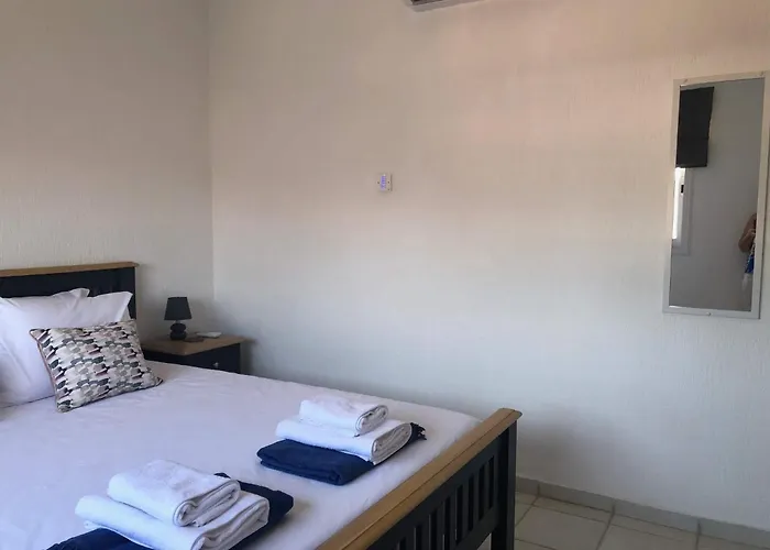 Limnaria - Elegant, Spacious 3bed Apt, Pool Views, Walk To アパート *