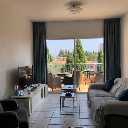 Limnaria - Elegant, Spacious 3bed Apt, Pool Views, Walk To