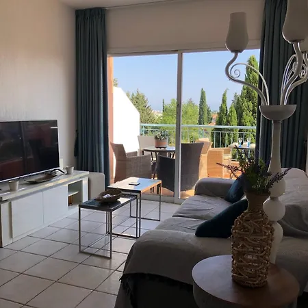 Limnaria - Elegant, Spacious 3bed Apt, Pool Views, Walk To Appartement Paphos