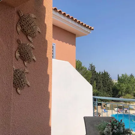 Limnaria - Elegant, Spacious 3bed Apt, Pool Views, Walk To Paphos